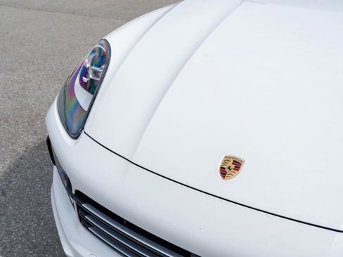 Certified 2023 Porsche Cayenne Platinum Edition AWD/4WD image 19