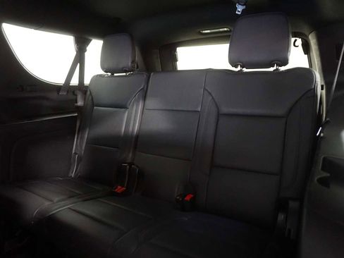 Used 2024 Chevrolet Suburban LT image 18