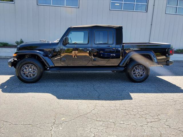 Certified 2025 Jeep Gladiator Sport AWD/4WD image 5