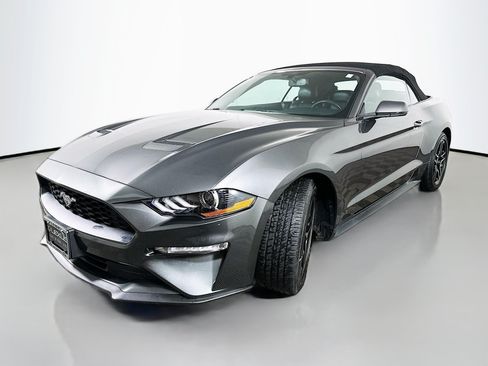 Used 2018 Ford Mustang Premium RWD image 3