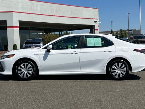 Certified 2021 Toyota Camry LE FWD image 9