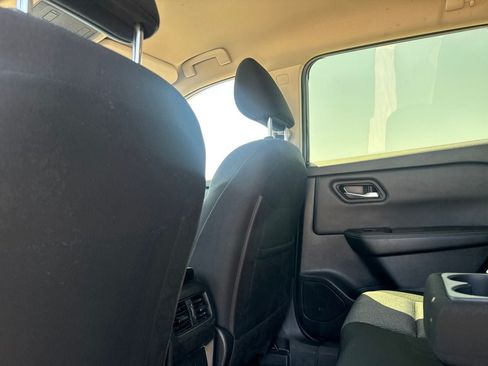 Certified 2025 Nissan Rogue SV FWD image 35
