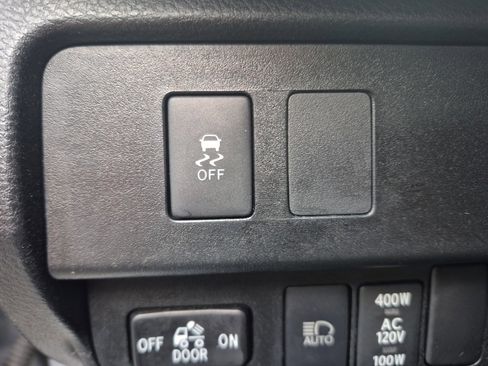 Used 2021 Toyota Tacoma TRD Off-Road image 18