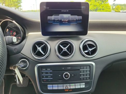 Used 2019 Mercedes-Benz GLA 250 image 17