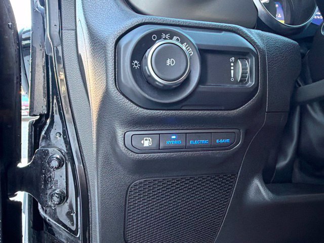 Used 2023 Jeep Wrangler Unlimited w/ Cold Weather Group AWD/4WD image 24