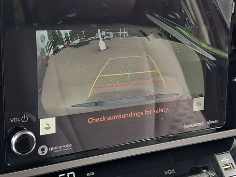 Used 2022 Toyota Tundra SR5 w/ SR5 Convenience Package AWD/4WD image 18