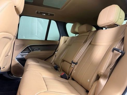 Used 2025 Land Rover Range Rover SE AWD/4WD image 24