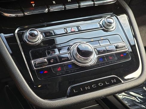 Used 2022 Lincoln Corsair Reserve w/ Equipment Group 201A image 40