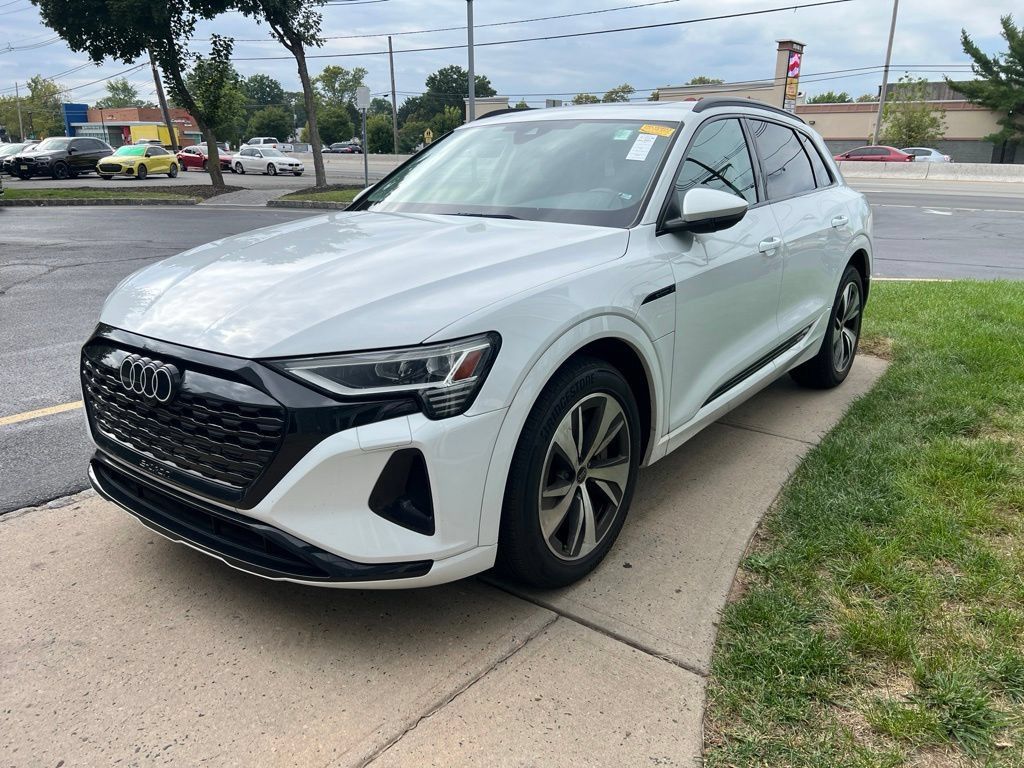 Used 2024 Audi Q8 e-tron Premium AWD/4WD image 1