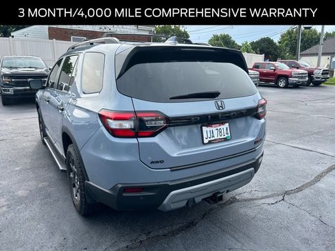 Used 2024 Honda Pilot TrailSport image 3