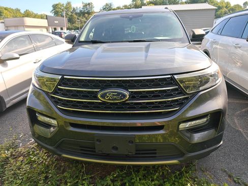 Used 2020 Ford Explorer XLT w/ Equipment Group 202A AWD/4WD image 2