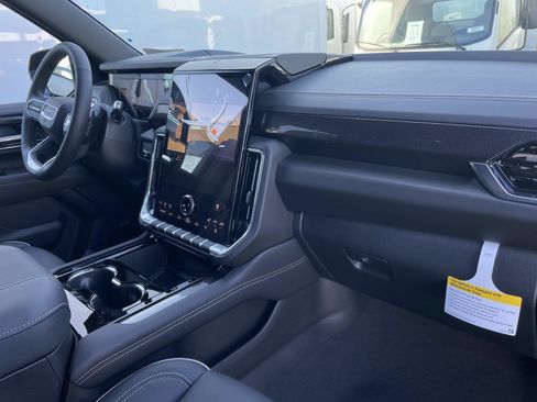 New 2026 GMC Yukon Elevation image 29