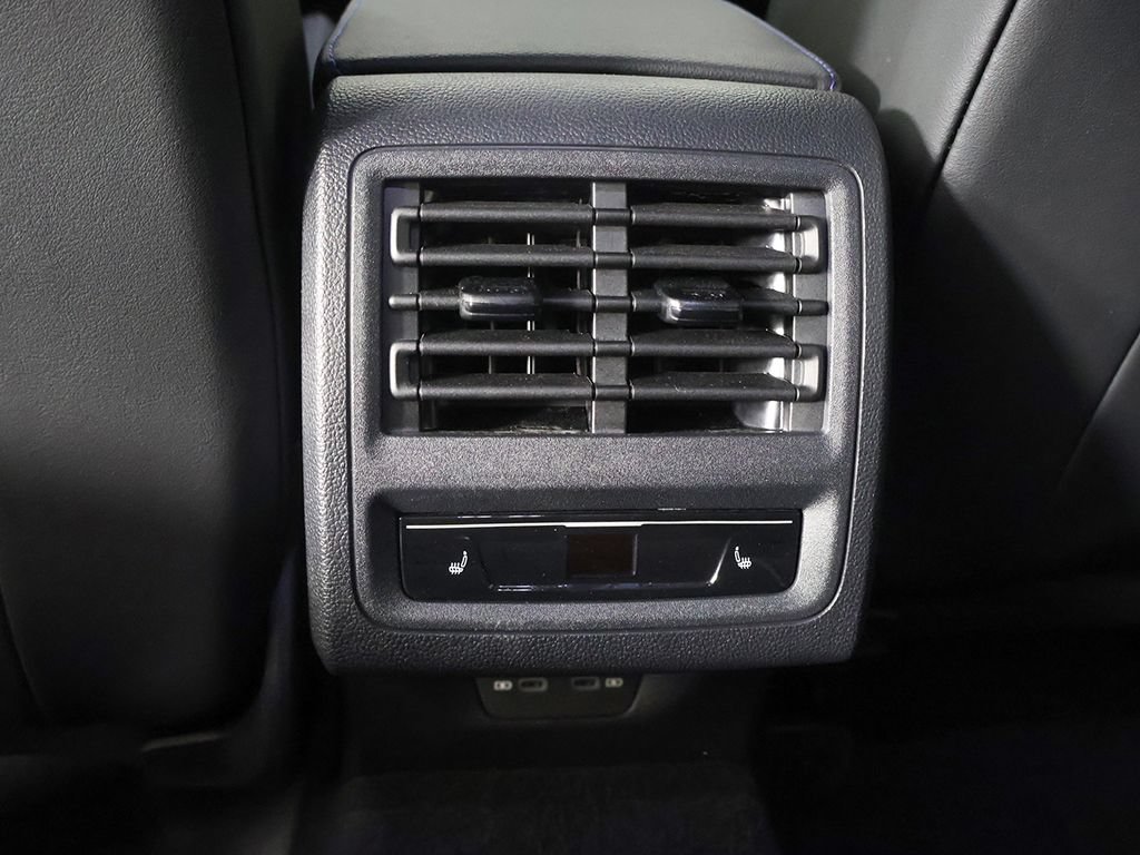 Used 2026 Volkswagen Golf R AWD/4WD image 36