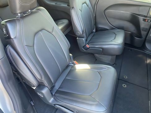 New 2026 Chrysler Pacifica Select image 27