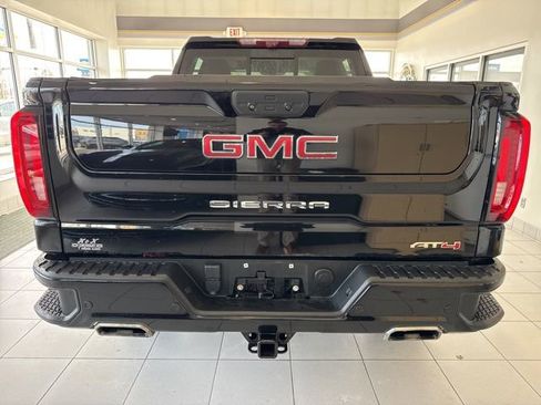Used 2022 GMC Sierra 1500 AT4 w/ AT4 Premium Package image 5