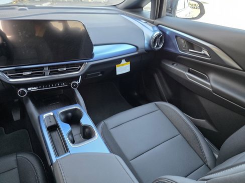 New 2026 Chevrolet Equinox EV LT w/ LPO, Blackout Package image 16