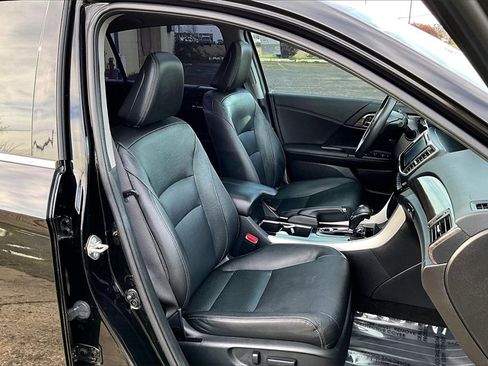 Used 2017 Honda Accord EX-L image 10