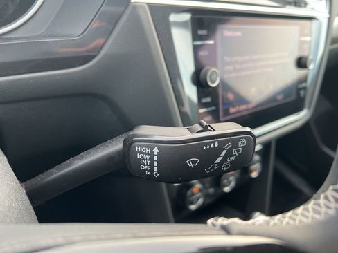 Used 2021 Volkswagen Tiguan SE image 13
