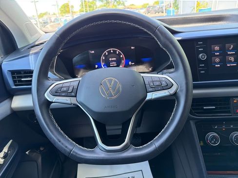 Used 2023 Volkswagen Taos SE FWD image 16
