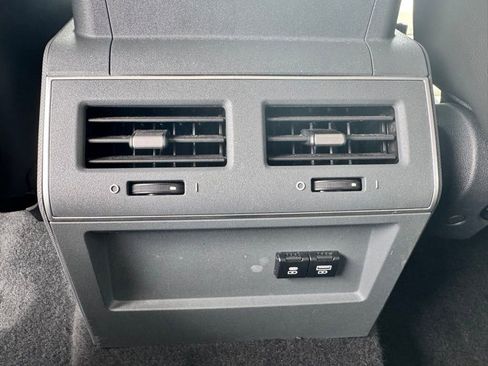 Used 2024 INEOS Grenadier Fieldmaster Edition image 19