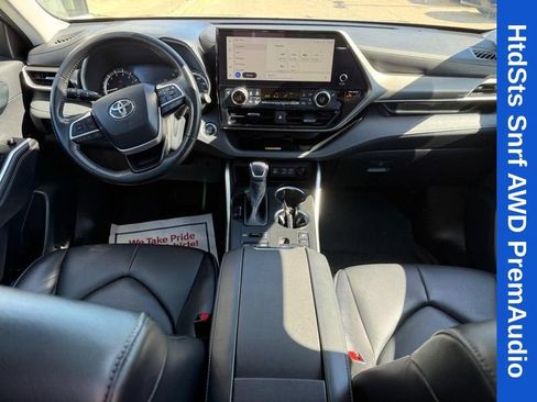 Used 2023 Toyota Highlander XLE AWD/4WD image 14