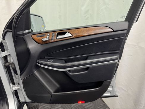 Used 2018 Mercedes-Benz GLS 550 4MATIC w/ Driver Assistance Package image 37