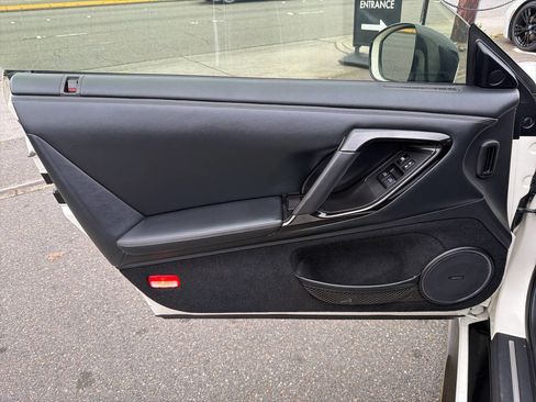Used 2013 Nissan GT-R Premium image 45