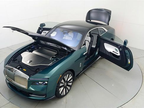 Used 2024 Rolls-Royce Spectre w/ Spectre Launch Package image 30