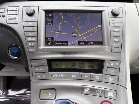 Used 2013 Toyota Prius Four w/ Deluxe Solar Roof Pkg image 14