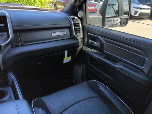 Certified 2025 RAM 2500 Laramie AWD/4WD image 16