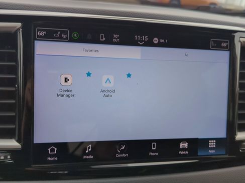 Used 2023 Chrysler Pacifica Touring-L FWD image 20