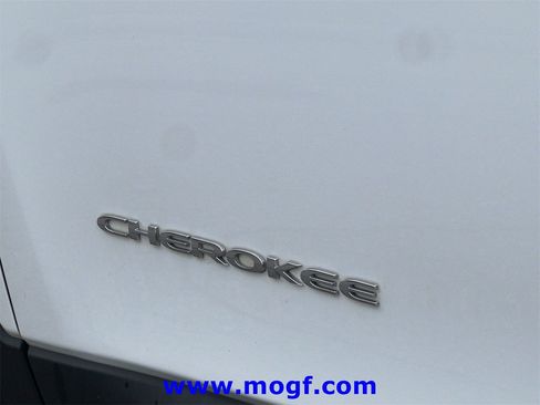 Used 2021 Jeep Cherokee Latitude image 27