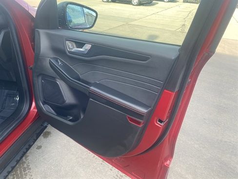 Used 2024 Ford Escape ST-Line w/ Tech Pack #1 AWD/4WD image 7