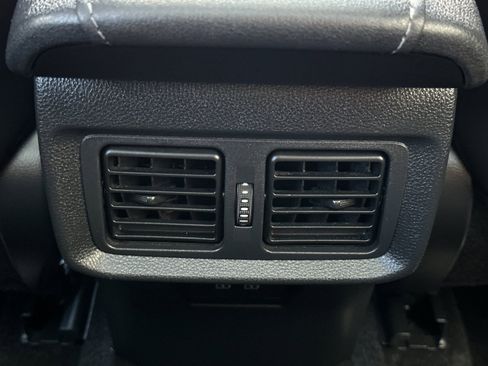 Used 2023 Toyota Venza Nightshade image 13