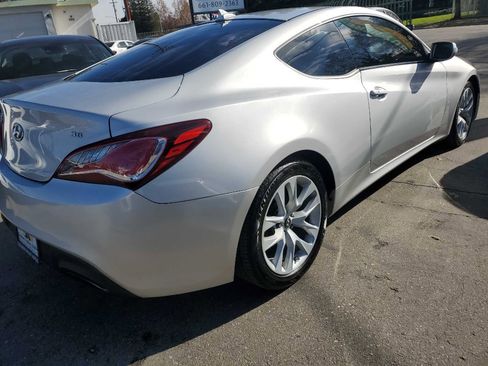 Used 2015 Hyundai Genesis 3.8 image 7