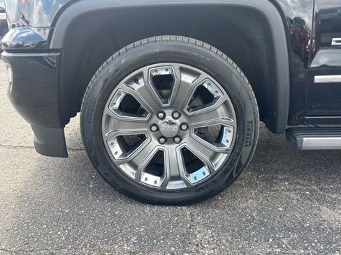 Used 2016 GMC Sierra 1500 Denali w/ Denali Ultimate Package AWD/4WD image 9
