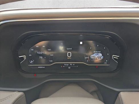 Used 2023 GMC Yukon XL Denali RWD image 10