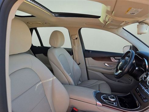 Used 2019 Mercedes-Benz GLC 350e 4MATIC image 16