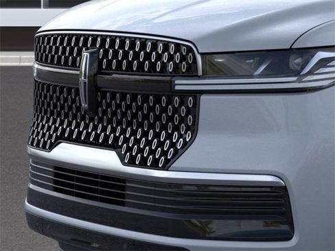 New 2025 Lincoln Navigator Reserve image 26