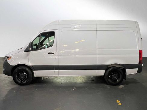 Used 2026 Mercedes-Benz Sprinter 2500 image 6