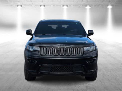 Used 2019 Jeep Grand Cherokee Altitude AWD/4WD image 3