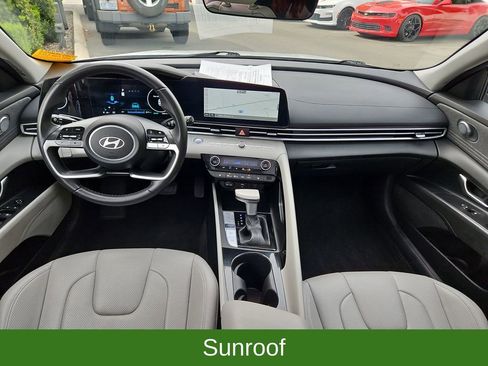 Used 2024 Hyundai Elantra Limited image 9