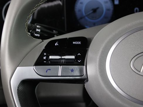 Certified 2025 Hyundai Elantra SEL image 27