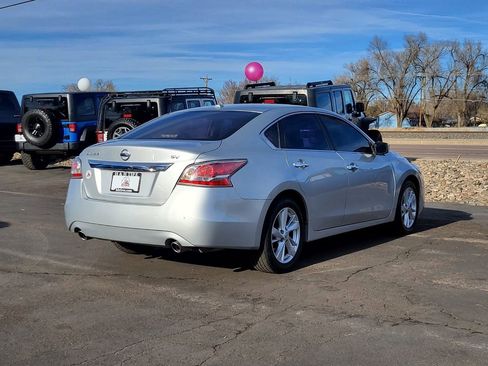 Used 2015 Nissan Altima 2.5 SV image 9