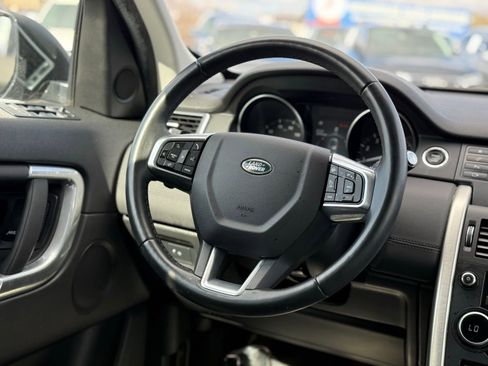 Used 2019 Land Rover Discovery Sport SE image 36