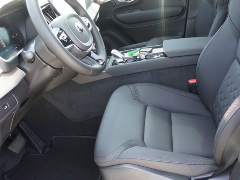 New 2026 Volvo XC90 B6 Plus w/ Protection Package Premier AWD/4WD image 18