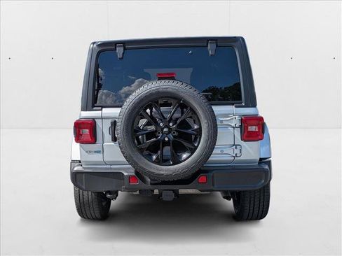 Used 2023 Jeep Wrangler Sahara image 6