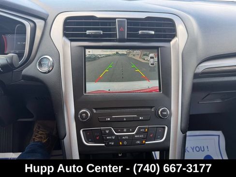 Used 2018 Ford Fusion SE w/ Fusion SE Technology Package FWD image 11