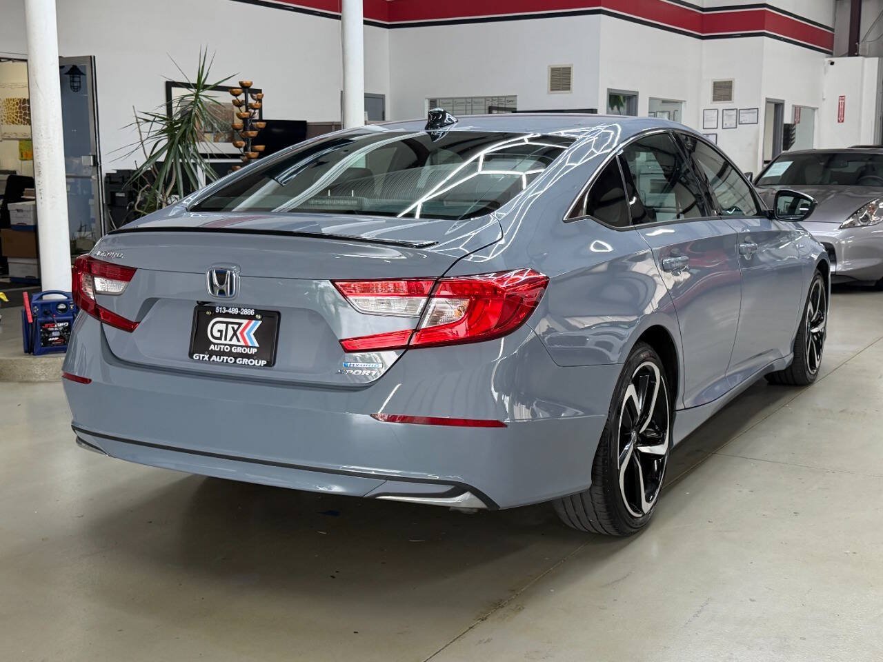 Used 2022 Honda Accord Sport image 2