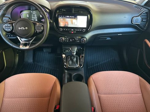 Certified 2025 Kia Soul EX FWD image 13
